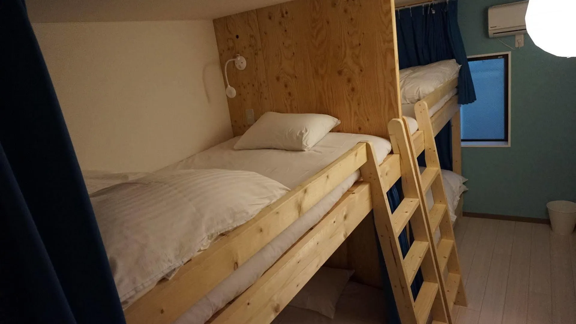 Uni Hostel أوساكا