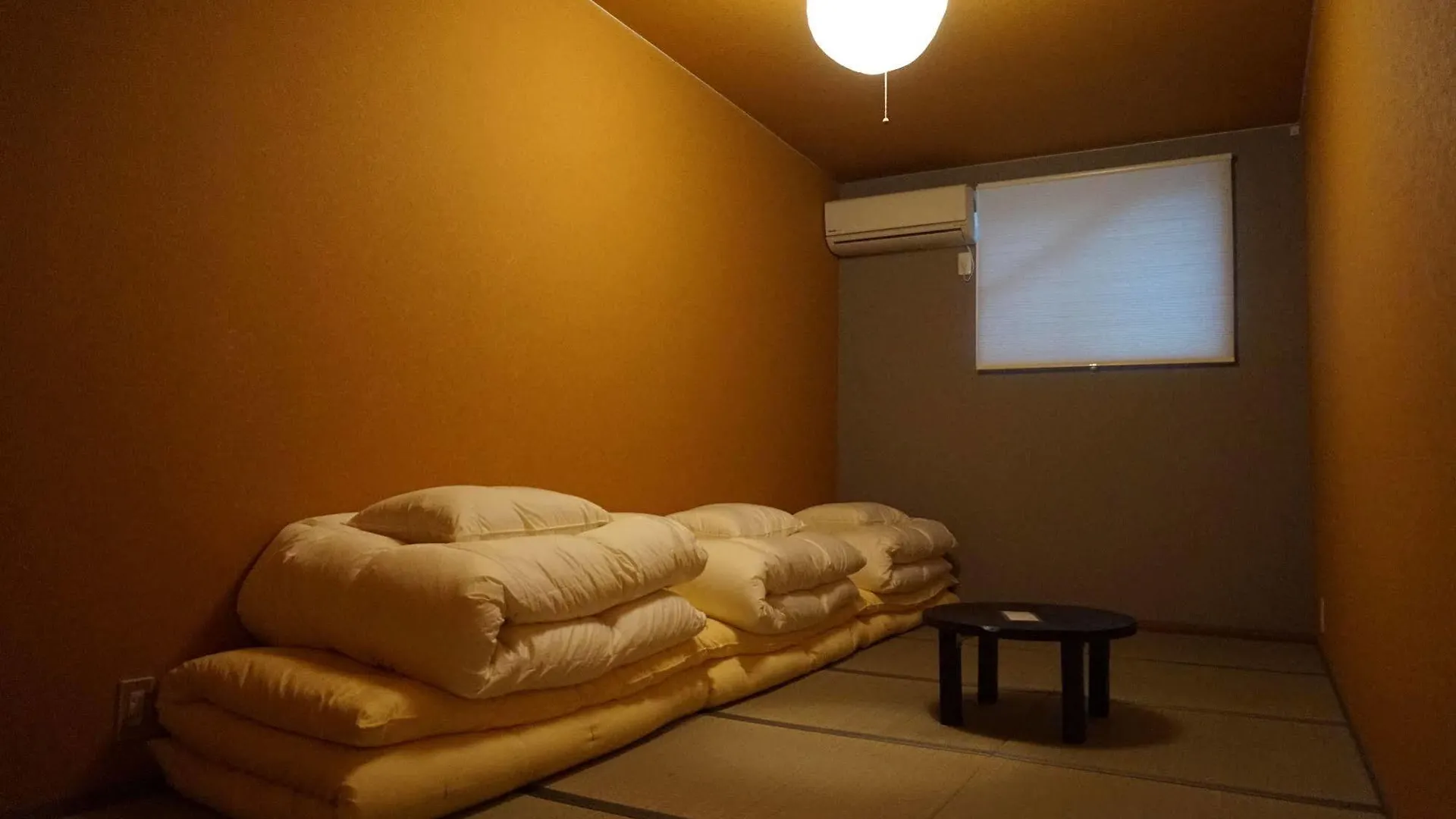 Uni Hostel أوساكا 0*,  اليابان