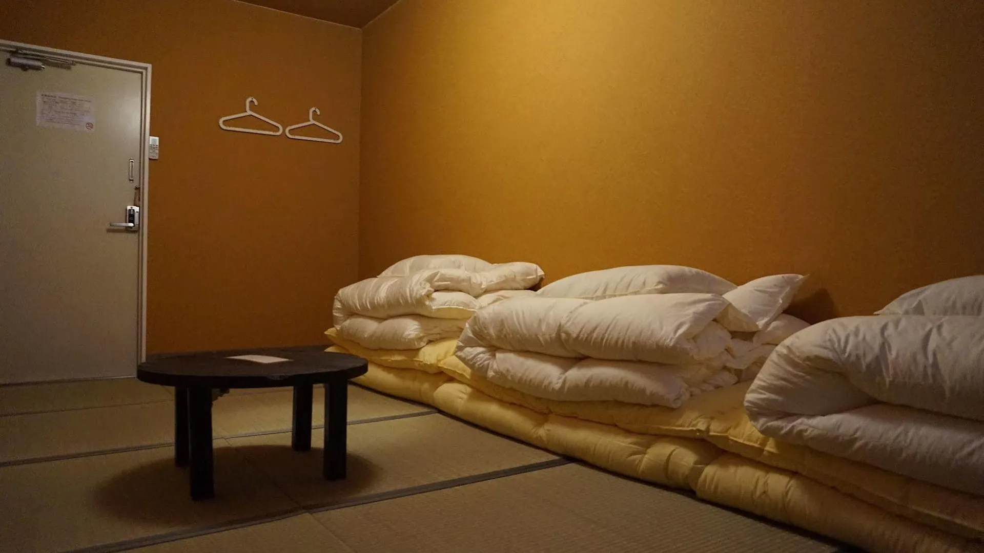 Uni Hostel أوساكا 0*,